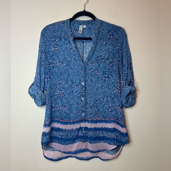 KUT from the Kloth Jasmine Top Blue Sheer Roll Tab
Long Sleeve Button Up Size XS - Picture 4 of 8
